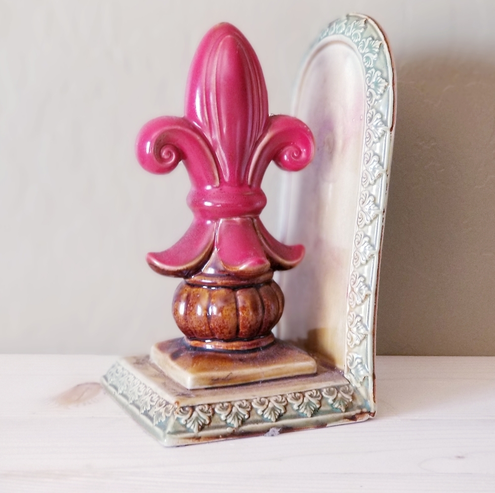 Fleur de lis bookend glazed red and green